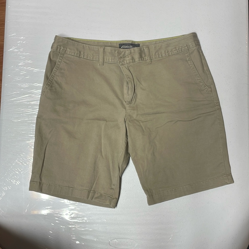Eddie Bauer women’s Bermuda shorts